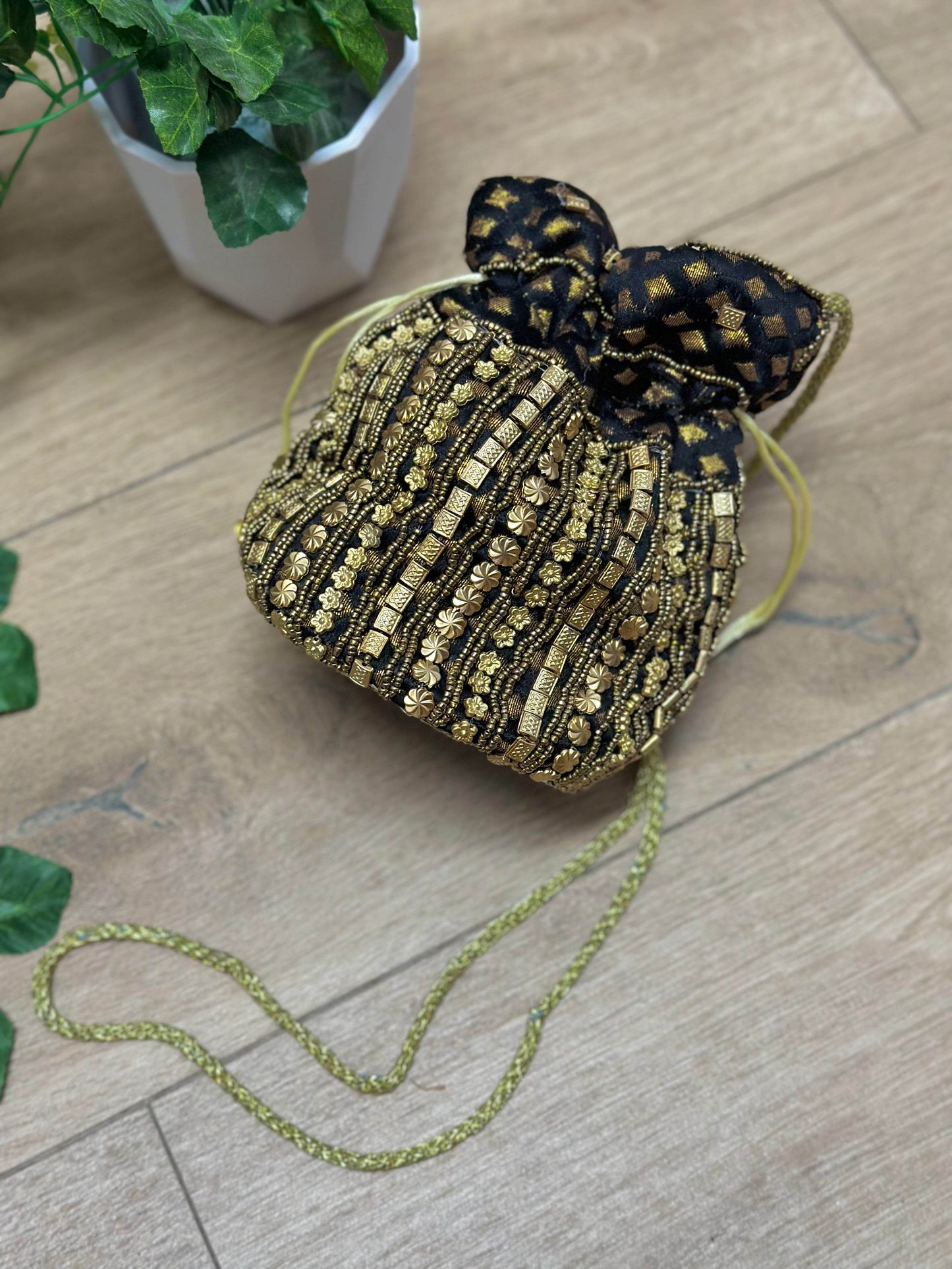 BOMBONERA DORADO/NEGRO - hemeloshop