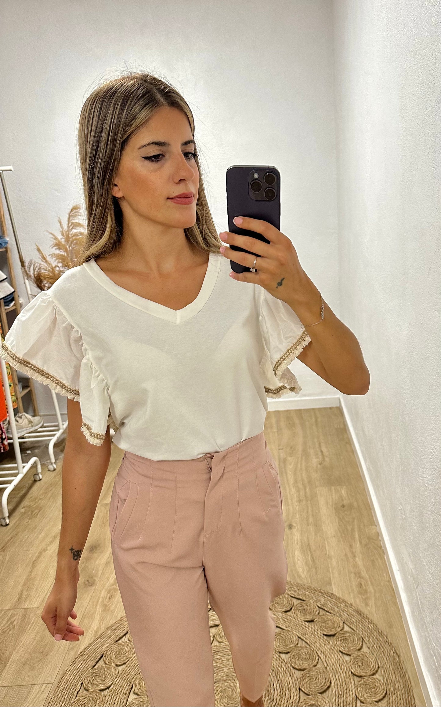 CAMISETA VOLANTE BORDADO